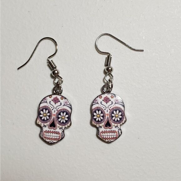 Handmade Halloween Day of the Dead Dia De Muertos skull earrings - Picture 1 of 2
